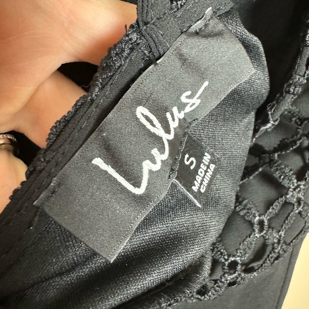 CLEARANCE! Black Lulu’s Lace Halter Mini Dress Size S NWT - Picture 5 of 5
